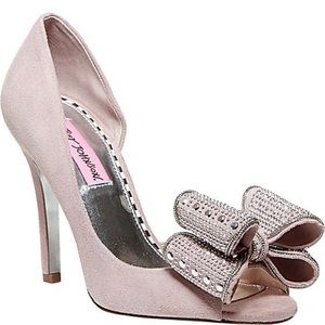 Betsey Johnson Glendah pump size 7.5